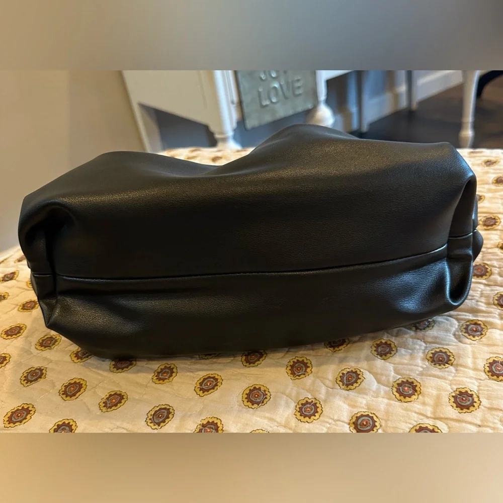 Prime Original Black Cloud Clutch Bag with Gold Chunky Chain Like New - Picture 4 of 6